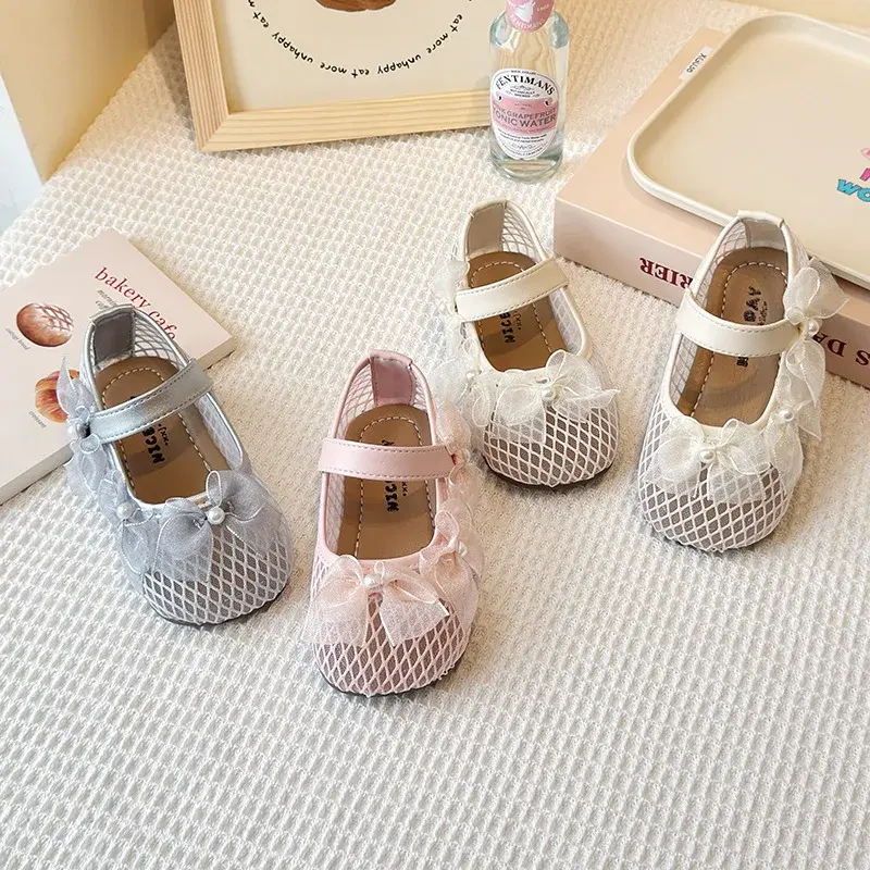 2025 Children Sandals for Girls Summer New Fashion Korean Style Soft Bottom Anti-slippery Versatile Cut-outs Princess Beach Shoe