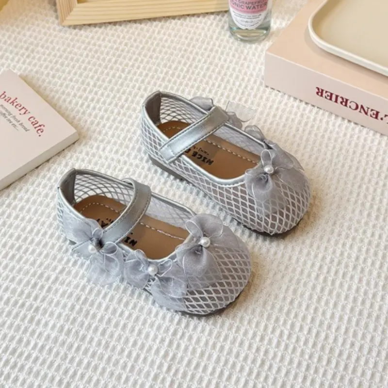 2025 Children Sandals for Girls Summer New Fashion Korean Style Soft Bottom Anti-slippery Versatile Cut-outs Princess Beach Shoe