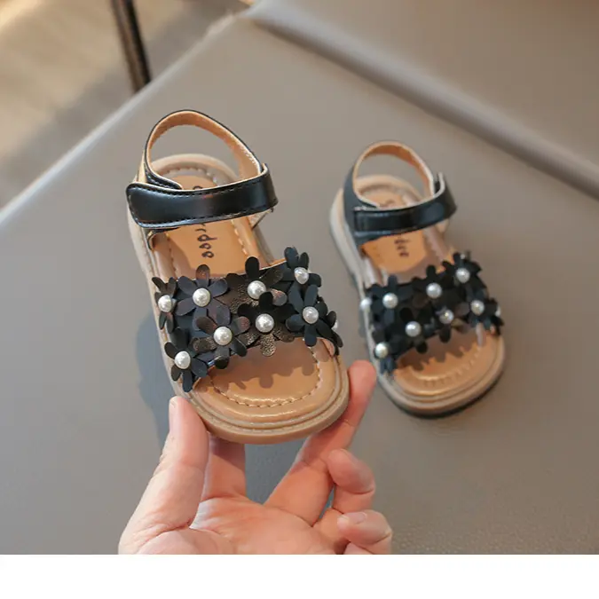 Girls Floral Sandals Princess Sweet Flowers with Pearls Beads Fashion 2025 Brand New Summer Kids Beach Shoes Open Toes Anti-skid
