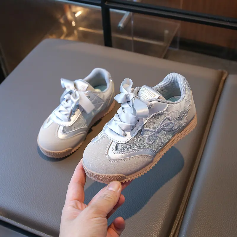 2025 New Girl's Sneakers Summer Sweet Embroidered Children Princess Sports Shoes Fashion Breathable Causal Kids Basketball Shoes