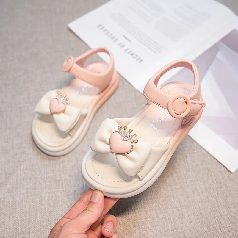 Girls Princess Sandals with Crown Fashion Children Bow-knot Rhinestone Sandals Kids Summer Beach Shoes Anti-Slippery Size 26-37