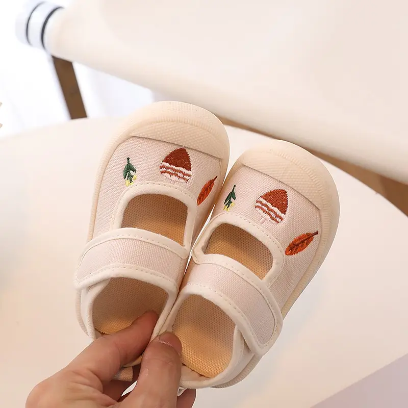New Fashion Children's Canvas Shoes Cute Embroidered Versatile Girls Causal Shoes Toddlers Simple Soft Bottom Kids Walking Shoes