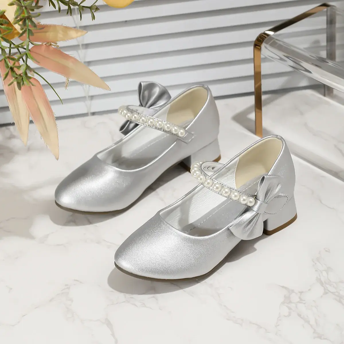 Children's Leather Shoes Elegant Girl Princess Shoes with Bowknot Fashion Chic Versatile Kids Party High-heels Shoes Black White