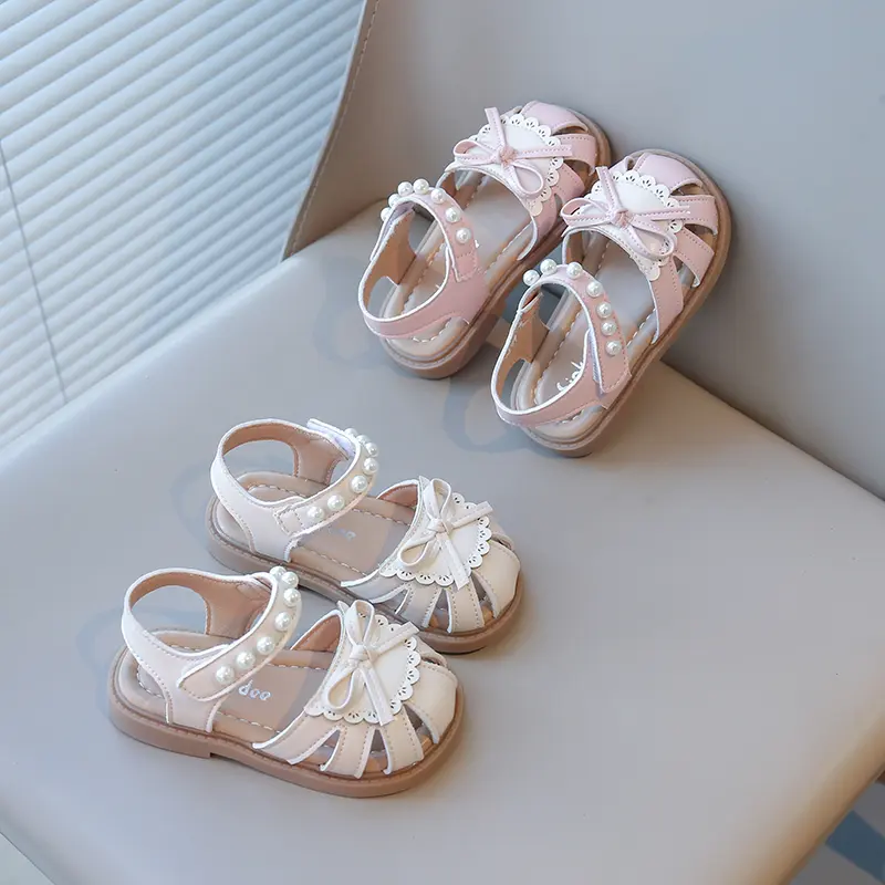 Girls Sandals 2025 Summer Kids Beach Shoes Toe-capped Anti-kick with Bow-knot Hollow with Pearls Beaded Princess Sweet Chic Soft
