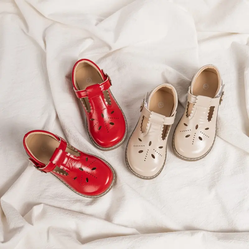 Trend Fashion Little Girls Leather Shoes Classic Hollow-out Children Causal Shoes Versatile T-strap Kids Flat Shoes Simple Soft