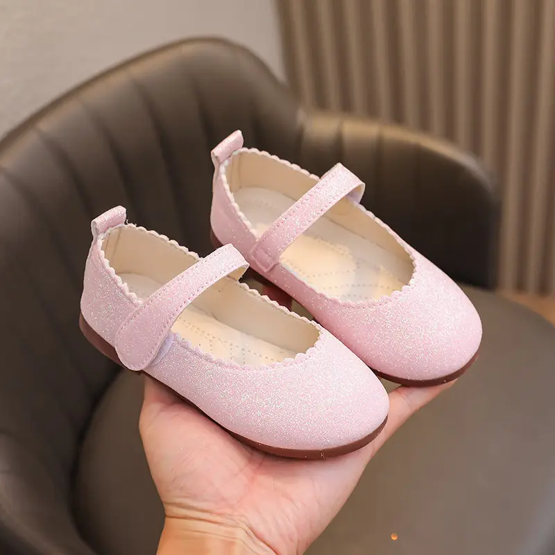 Children Mary Jane Shoes Girls Shiny Leather Shoes for Party Wedding Kids Princess Performance Shoes Simple Spring Autumn 2024