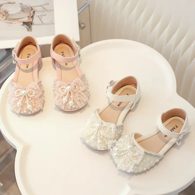 Girl Summer Sandals 2025 New Elegant Kids Fashion Princess Flat Sandals with Lace Bowknot Sweet Versatile Children Wedding Shoes