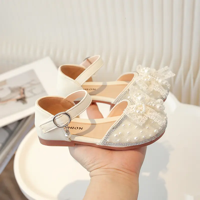 Girl Summer Sandals 2025 New Elegant Kids Fashion Princess Flat Sandals with Lace Bowknot Sweet Versatile Children Wedding Shoes