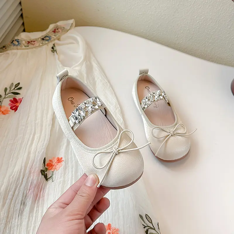 Children's Flats Spring Autumn Girls Ballet Shoes Fashion Luxury Rhinestone Princess Causal Kids Leather Shoes Slip-on Versatile