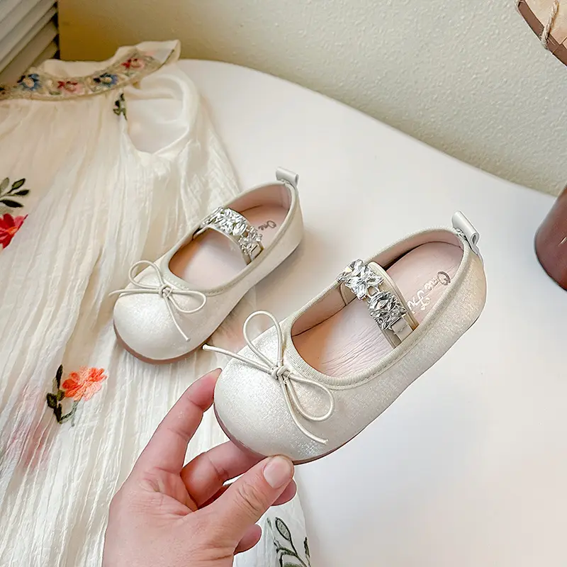 Children's Flats Spring Autumn Girls Ballet Shoes Fashion Luxury Rhinestone Princess Causal Kids Leather Shoes Slip-on Versatile