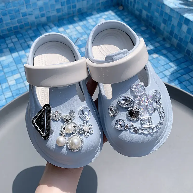 2025 Children Fashion Slippers for Girls Summer New Fashion Korean Style Soft Bottom Anti-slippery Versatile Cut-outs Beach Shoe