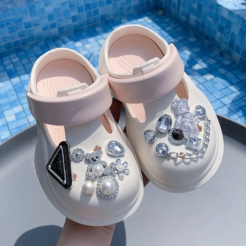 2025 Children Fashion Slippers for Girls Summer New Fashion Korean Style Soft Bottom Anti-slippery Versatile Cut-outs Beach Shoe