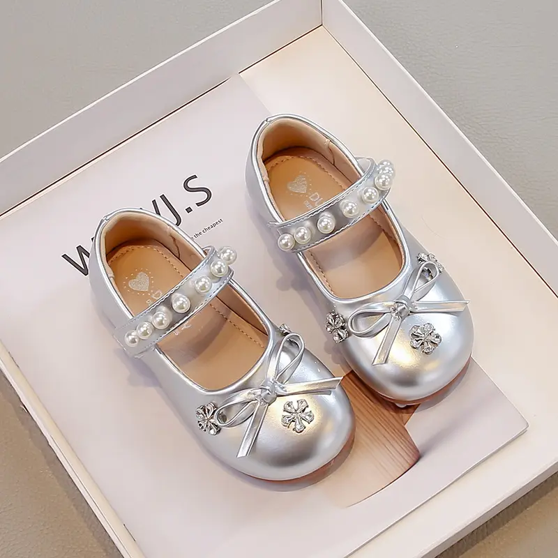 Girls Flats Princess Style Simple Bows Kids Leather Shoes Round Toes Sweet Flowers 2025 Autumn New Children Casual Dance Shoes