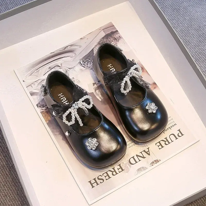 Kids Dance Shoes Round Toes Lace Bows Sweet Girls Princess Shoes Beading Shiny Crystal 2025 New Children Flats Performance Trend