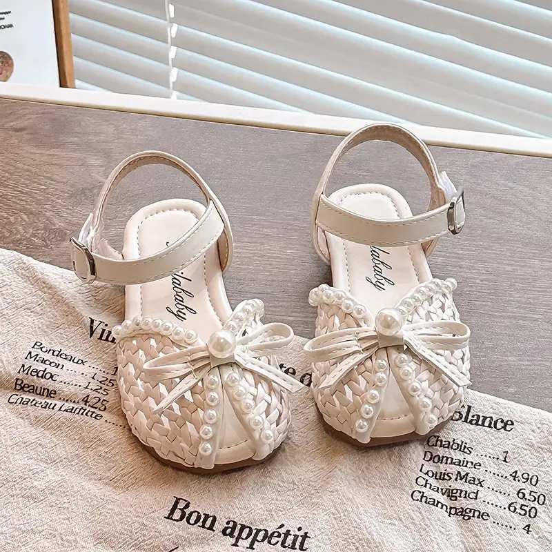 Summer Kids School Flat Sandals Elegant Girls Pearl Princess Sandals Sweet Woven Hollow-out Children Fashion Beach Causal Shoes