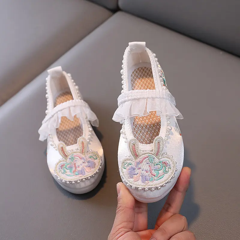 New Spring Autumn Girls Dance Shoes Chinese Vintage Children Princess Embroidered Flats Fashion Versatile Kids Hanfu Cloth Shoes