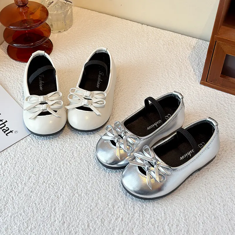 New 2025 Little Girl Leather Shoes Fashion Bowknot Versatile Kids Princess Flat Shoes Simple Spring Autumn Children's Loafers