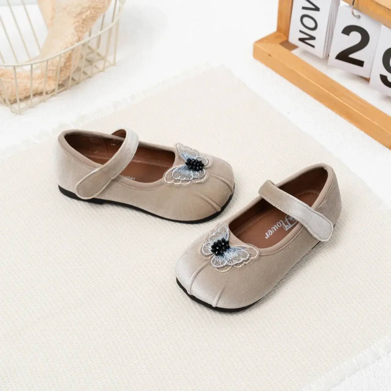 Girls Flats Moccasins Non-slip Soft Bottom Children Casual Shoes Sweet Butterfly 2025 New Fashion Kids Princess Shoes Round Toes
