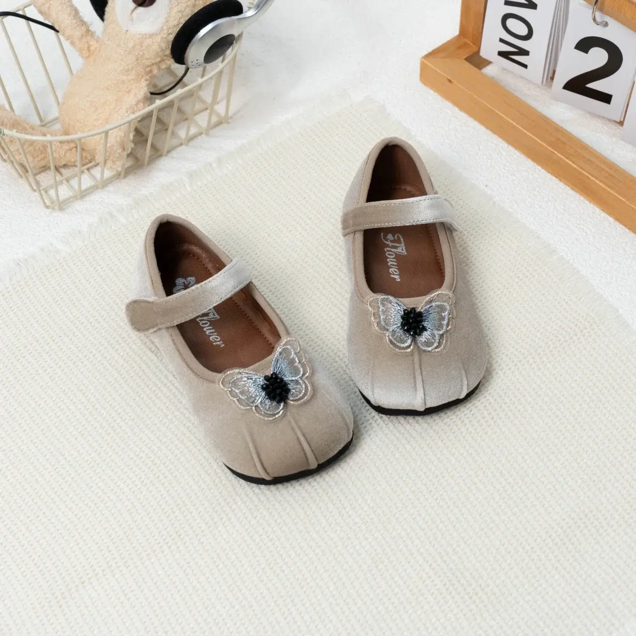 Girls Flats Moccasins Non-slip Soft Bottom Children Casual Shoes Sweet Butterfly 2025 New Fashion Kids Princess Shoes Round Toes