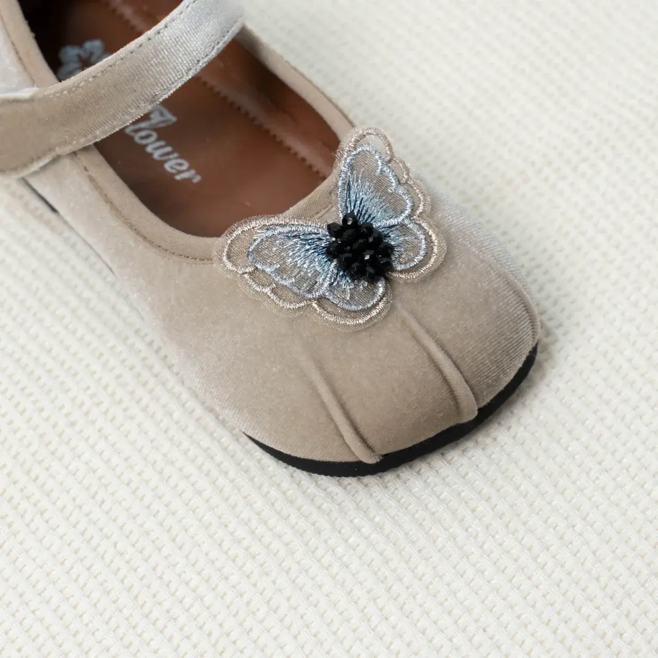 Girls Flats Moccasins Non-slip Soft Bottom Children Casual Shoes Sweet Butterfly 2025 New Fashion Kids Princess Shoes Round Toes