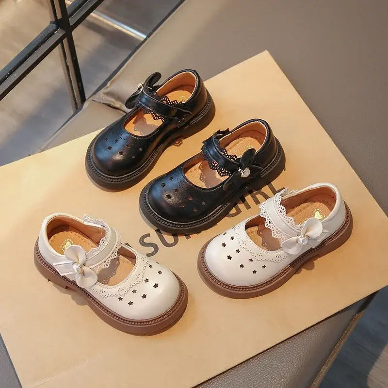 Kids Princess Shoes Hollowed-out Stars Girls Flats Round Toes Non-slip 2025 New Children Leather Shoes Lace Bows Sweet Pearls