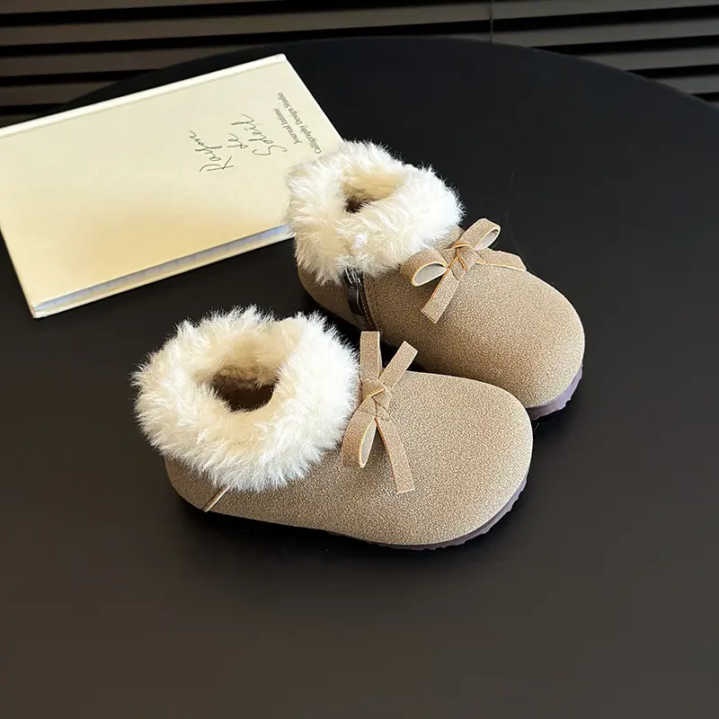 2024 New Children's Plush Shoes Sweet Bowknot Girls Winter Cotton Shoes Flat Versatile Outdoor Kids Causal Shoes Warm Fluffy Fur