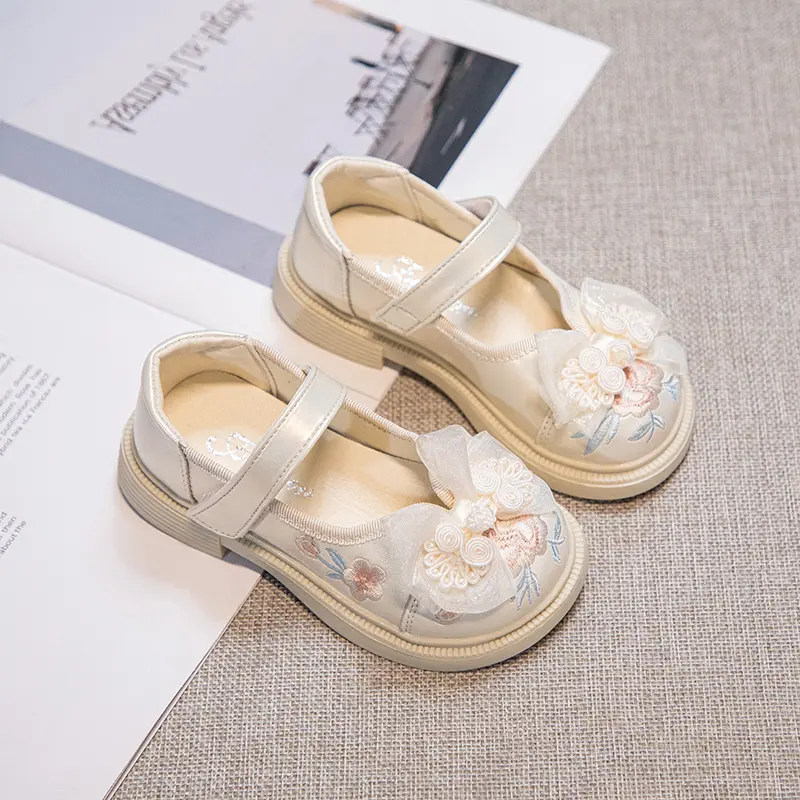 Girls Embroidered Shoes Children Leather Shoes for Party Wedding Soft Bottom Fashion Kids Flowers Princess Shoes with Bow-knot