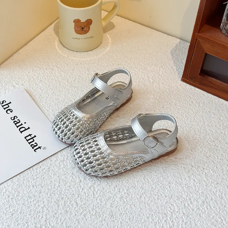 2025 Children Casual Sandals for Girls Summer New Fashion Korean Style Soft Sole Non-slip Versatile Cut-outs Princess Beach Shoe