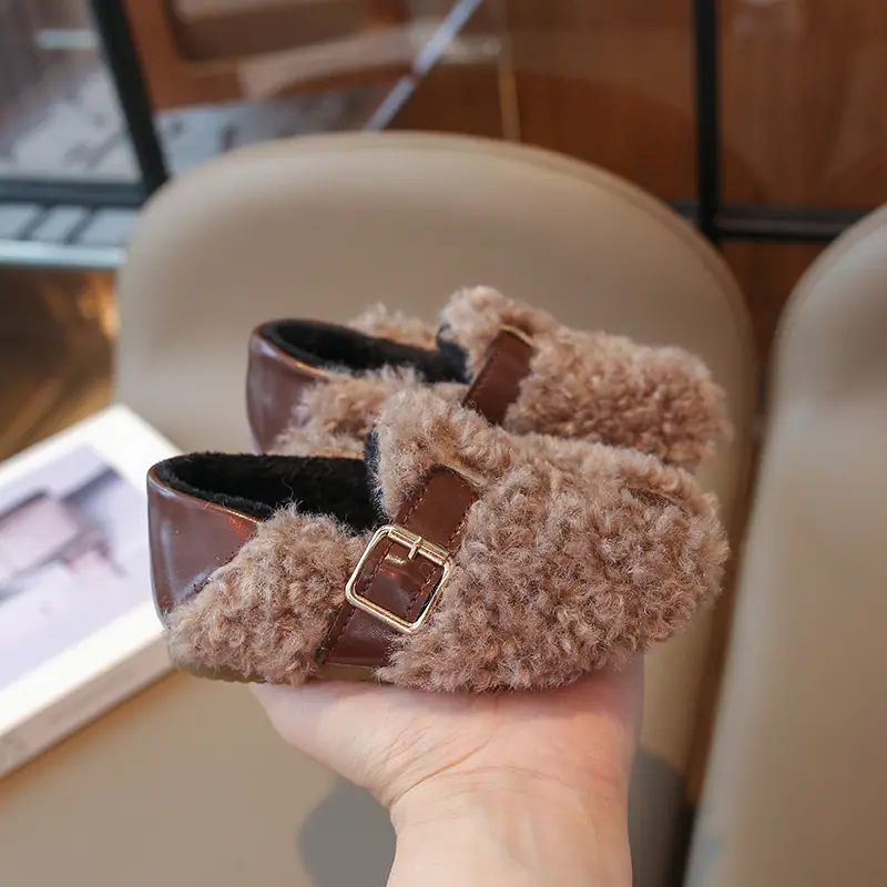 New Girls Cotton Shoes Soft Fluffy Winter Warm Children's Shoes Patchwork Plush Kids Fashion Causal Outdoor Flat Shoes Slip-on