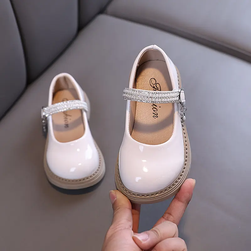 Girl Leather Shoes 2025 New Kids Fashion Princess Shoes Glossy PU Dance Versatile Children Causal Flat Shoes for Wedding Party