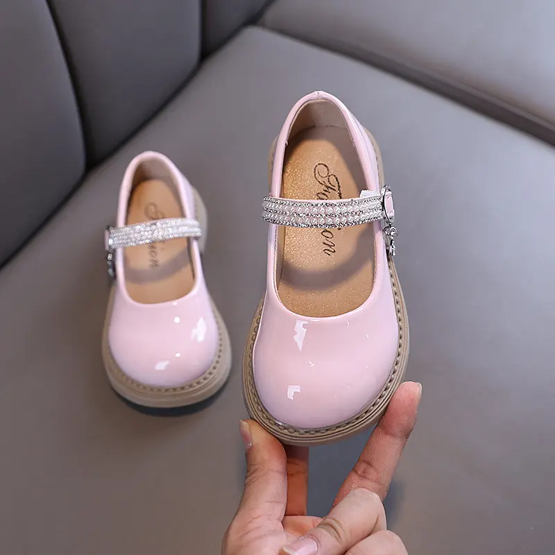 Girl Leather Shoes 2025 New Kids Fashion Princess Shoes Glossy PU Dance Versatile Children Causal Flat Shoes for Wedding Party