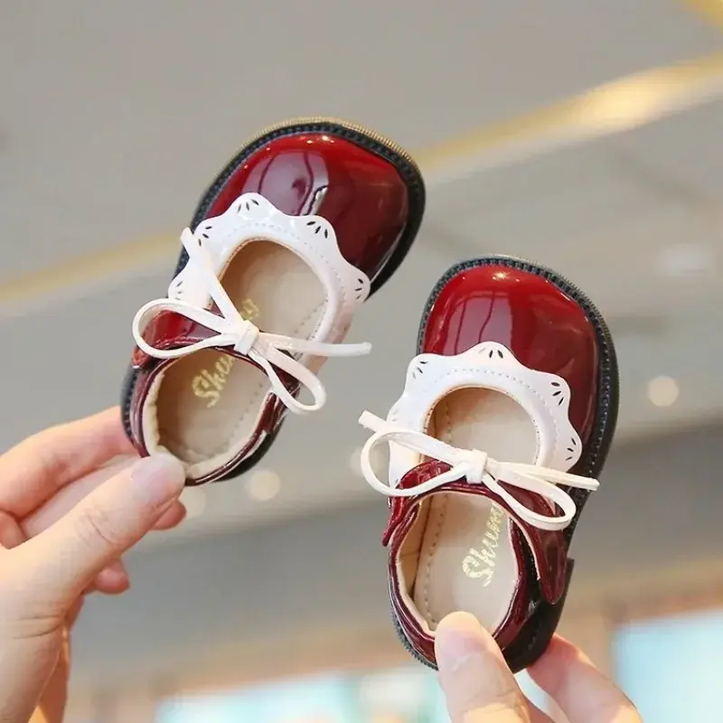 Baby Girls Leather Shoes Round Toes Non-slip 2025 New Kids Walking Shoes Pu Soft Sole Girls Princess Shoes with Simple Bowtie