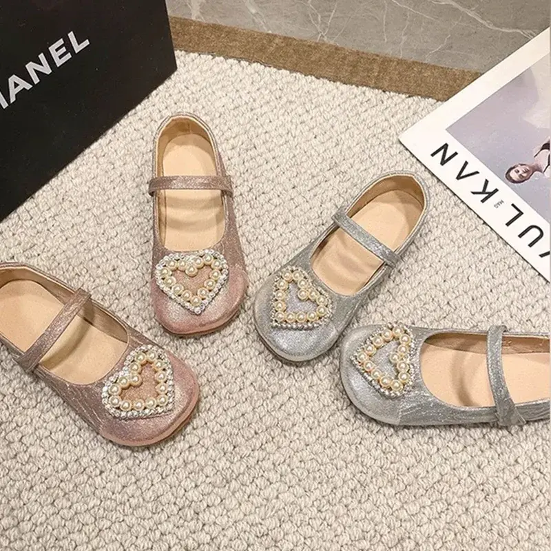 Girls Princess Shoes Round Toes Sweet 2025 New Kids Flats Love Heart Pearl Girls Dance Shoes Wedding Dress Shoes Ins Trendy