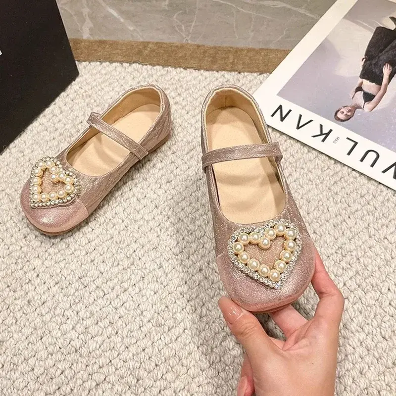 Girls Princess Shoes Round Toes Sweet 2025 New Kids Flats Love Heart Pearl Girls Dance Shoes Wedding Dress Shoes Ins Trendy