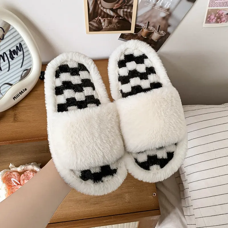 2025 Children Plush Slipeprs for Girls Winter New Fashion Korean Style Soft Bottom Anti-slippery Versatile Chic Open-toe Shoes