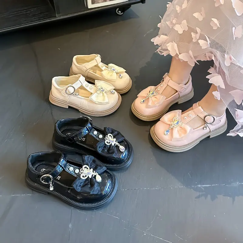 Girls Princess Shoes T-strap Glossy Elegant for Kids Leather Shoes with Pendant 2025 Autumn New Children Flat Shoes Round Toes