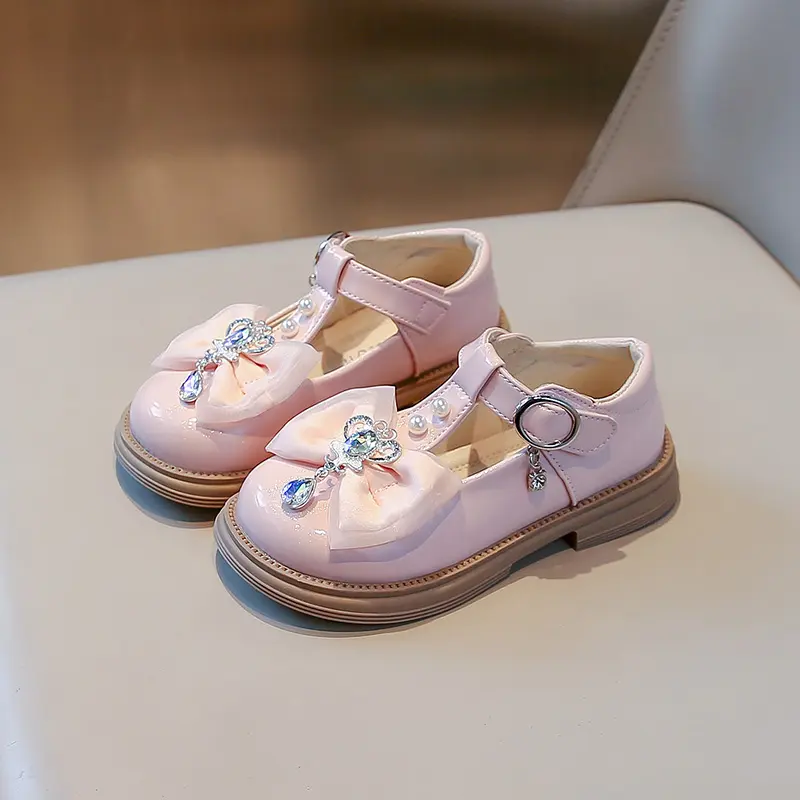 Girls Princess Shoes T-strap Glossy Elegant for Kids Leather Shoes with Pendant 2025 Autumn New Children Flat Shoes Round Toes