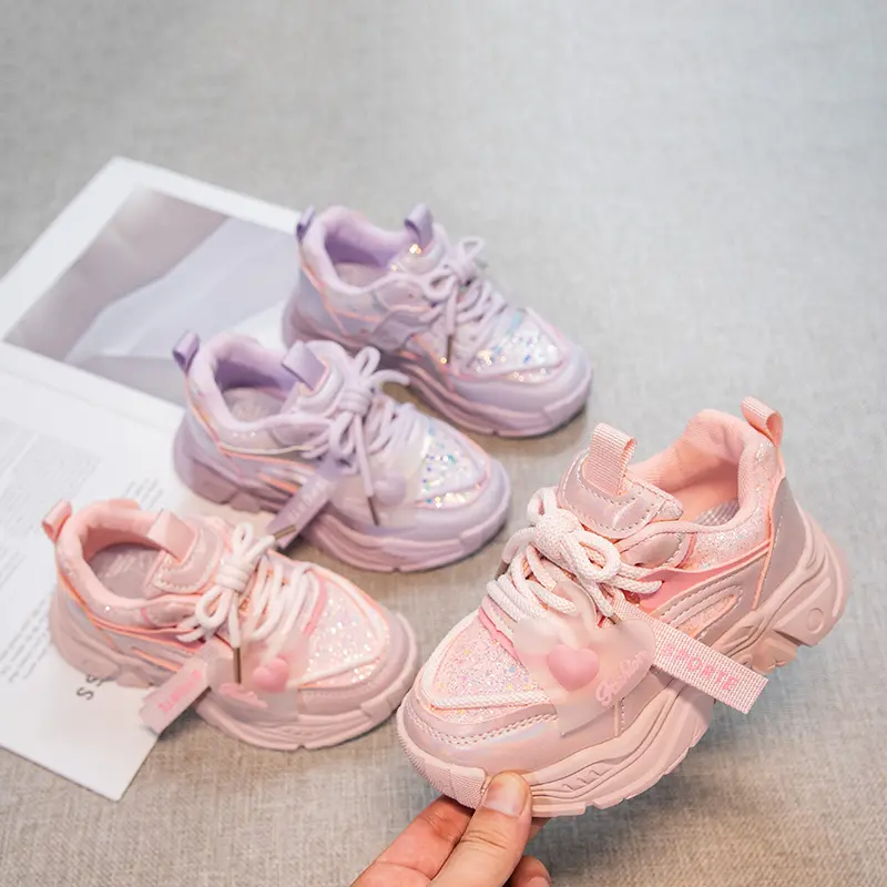 Girls Sports Shoes with Heart Classic Fashion Kids Princess Sneakers Non-slip Children Casual Running Shoes Glitter Fabric 2024