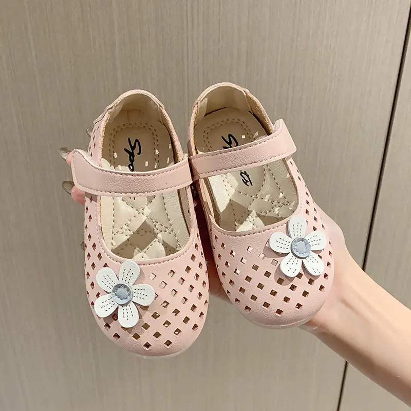 Little Girl Leather Shoes Classic Fashion Children's Flats Sweet Flower Causal Kids Princess Walking Shoes Soft Soled Hollow-out