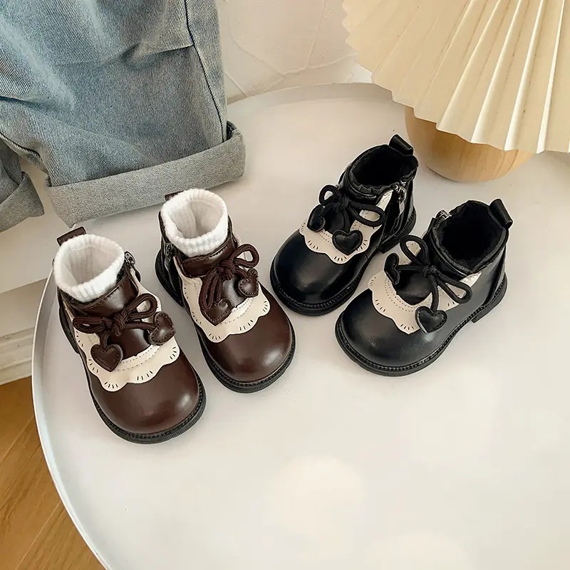 Girls Short Leather Boots Children Snow Boots with Heart Thick Warm Plush Fur Teenager Kids Winter Cotton Shoes 2025 New