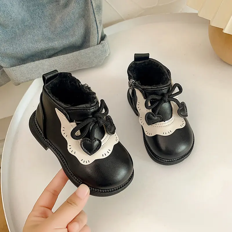 Girls Short Leather Boots Children Snow Boots with Heart Thick Warm Plush Fur Teenager Kids Winter Cotton Shoes 2025 New