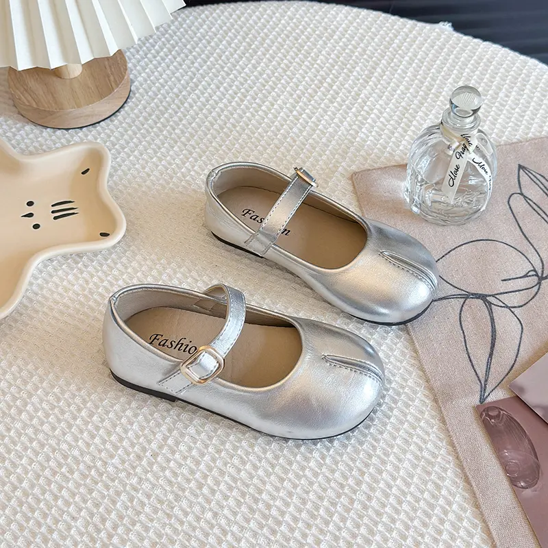 Girls Casual Shoes for Medium Big Kids Fashion Princess Soft Chic Party Wedding Flats 2025 Spring Autumn Brand New Beige Silver