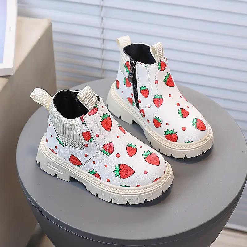 Children Leather Boots Soft Bottom Girls Fashion Boots Sweet Strawberry 2025 Autumn Winter New Kids Ankle Boots Non-slip Cute
