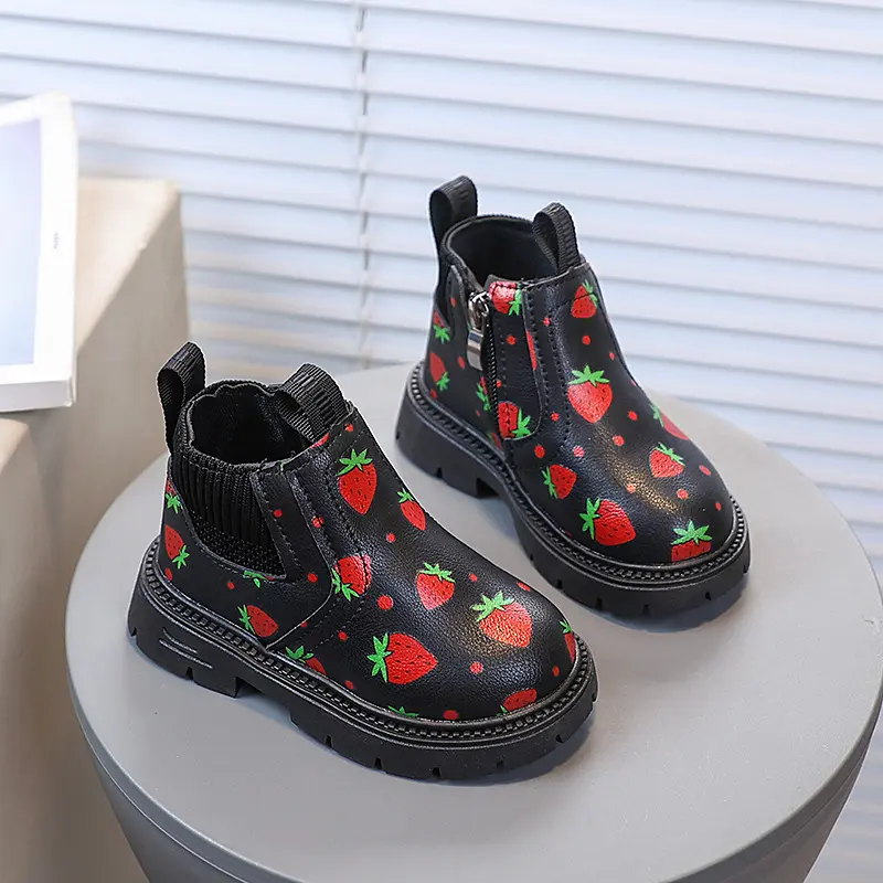 Children Leather Boots Soft Bottom Girls Fashion Boots Sweet Strawberry 2025 Autumn Winter New Kids Ankle Boots Non-slip Cute