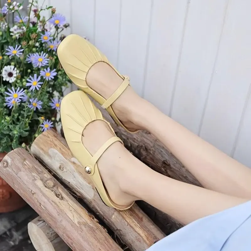 New Ladies Slip-on Shoes Outdoor Classic Women Causal Flat Shoes Fashion Pleated Simple Women Solid Color Slippers Soft Bottom
