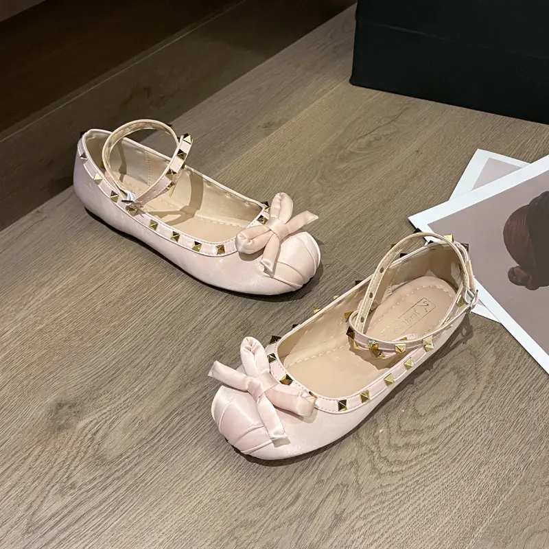New Women Flat Shoes Fashion Spring Autumn Classic Rivets Ladies Shoe Ankle-strap Versatile Women Causal Ballet Shoes Round-toe