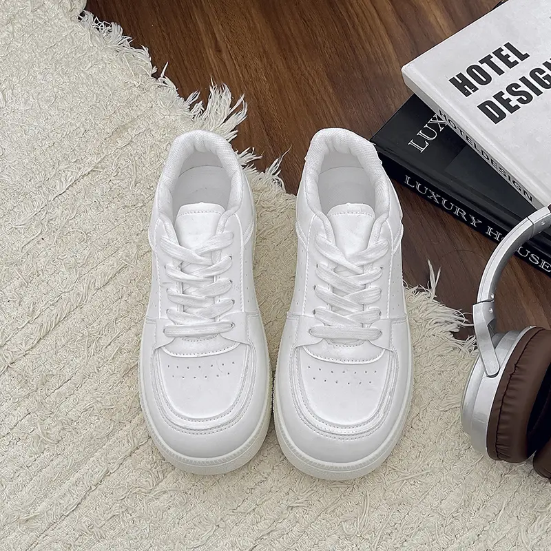 New Women's White Sneakers New Thick Bottom Solid Color Fashion Women Casual Shoes Sports Shoes School Outdoor Tennis Versatile