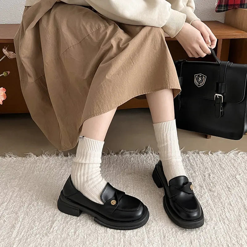 Women Spring New Black Platform Flats Shoes Fashion Versatile Women Loafers Slip on 2025 Elegant Performance Lady Leather Shoes