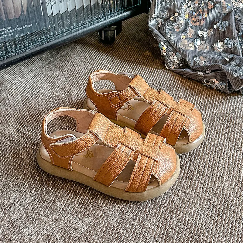 2025 Baby Boys Girls Patent Leather Sandals Summer Children Shoes Soft Sole Non-slip Cut-outs Beach Shoes andals for Kids I05217
