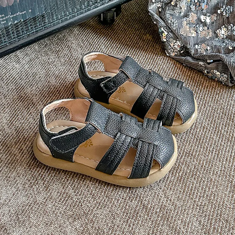 2025 Baby Boys Girls Patent Leather Sandals Summer Children Shoes Soft Sole Non-slip Cut-outs Beach Shoes andals for Kids I05217